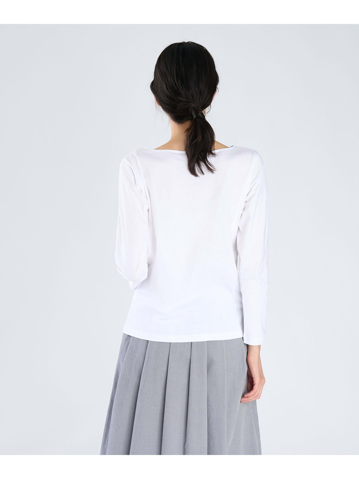 FEMME ウィメンズ ロゴ プリント コットン ボートネック 長袖 Tシャツ ”New Bow” ホワイト