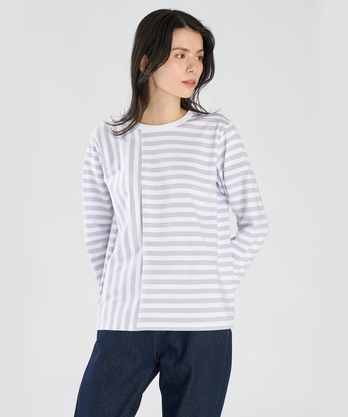FEMME ウィメンズ 【by R 限定品】agnes b. 細ボーダーxストライプ コットン 長袖 Tシャツ "Haru" サックス×ホワイト