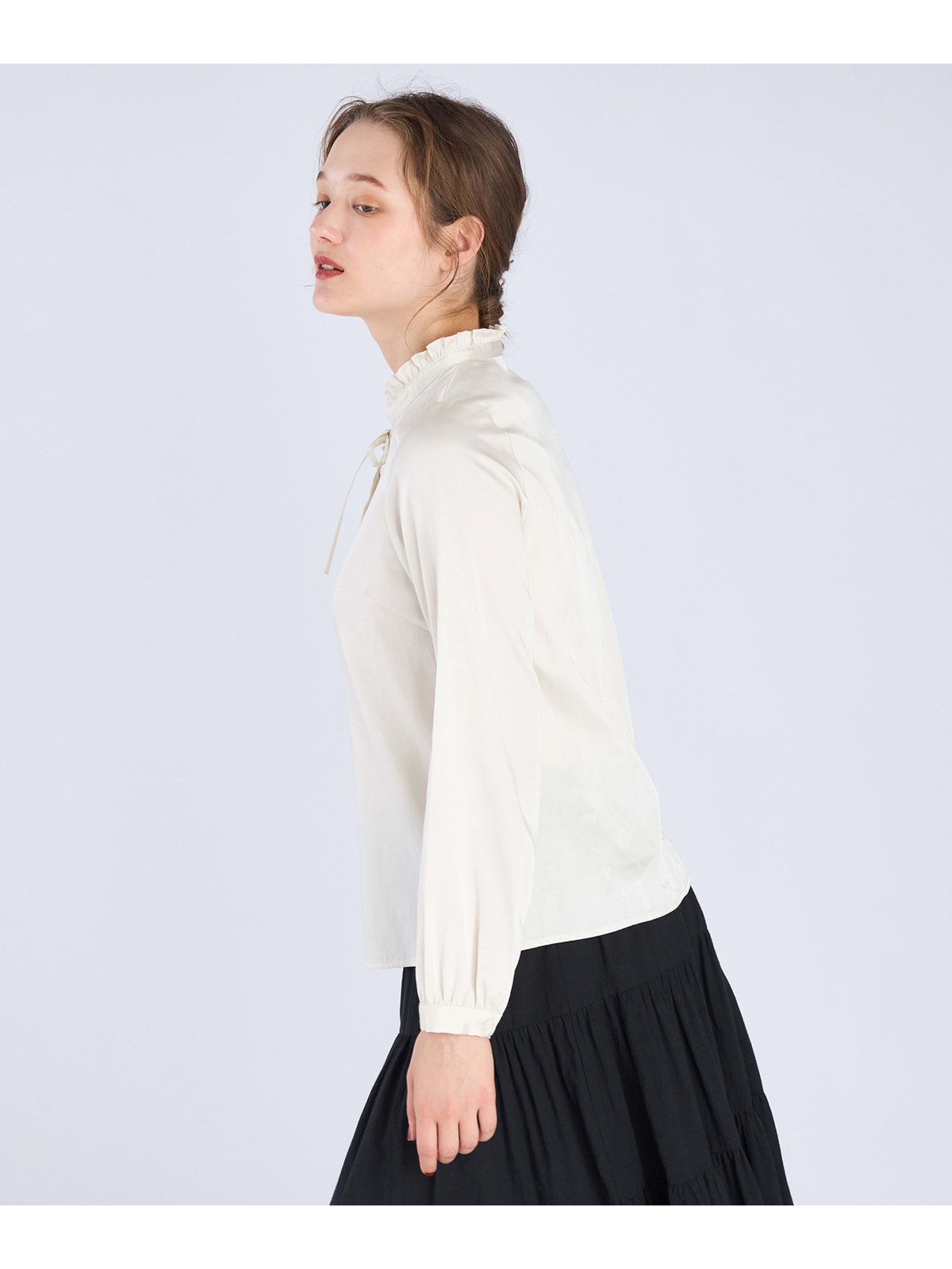 To b. by agnès b. 【Outlet】サテン ロングスリーブ フリル ブラウス オフホワイト