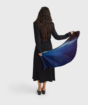 FEMME ウィメンズ フォトプリント シルク スカーフ "Lisanne Nuit" マルチ