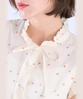 To b. by agnès b. ミニフラワー コットン ノースリーブ フリル ブラウス ホワイト