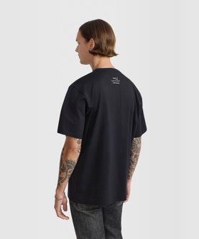 HOMME メンズ メンズ プリント コットン 半袖 アーティスト Tシャツ "Roberto Martinez" ブラック