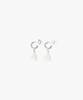 To b. by agnès b. カラーハート ピアス ホワイト