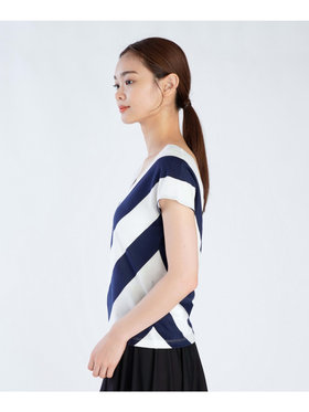 FEMME ウィメンズ 斜線ストライプ コットン Vネック ノースリーブ Tシャツ ”Mellie” ネイビー×ホワイト