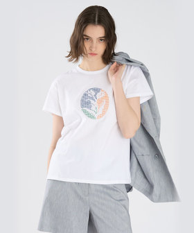 To b. by agnès b. Blooms in Dots(Tulip) オーガニックコットン 半袖 アーティスト Tシャツ ホワイト