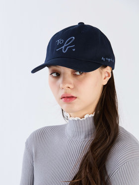 To b. by agnès b. ”To b.” ビッグロゴ 刺繍 キャップ ネイビー