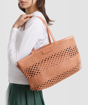 FEMME ウィメンズ ラムレザー 編み込み バッグ "Laurence" キャメル