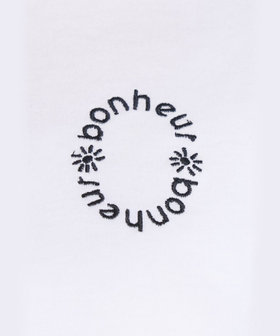 To b. by agnès b. メッセージ 刺繍 コットン 半袖 Tシャツ "Bonheur" ホワイト