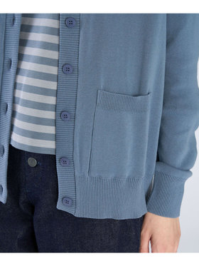 FEMME ウィメンズ ”b.”ロゴ刺繍 コットン Vネック ニットカーディガン ”Homme” グレー