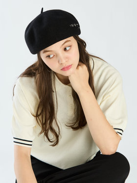 To b. by agnès b. ロゴ 刺繍 ウール ベレー "Love you" ブラック