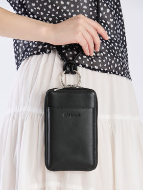 To b. by agnès b. レザー マルチポシェット ブラック