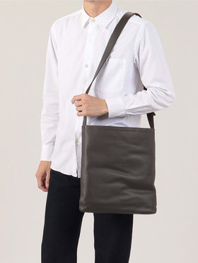 VOYAGE メンズ バッグ＆ウォレット レザー ショルダーバッグ "Peter"  PAH02Z-02 ブラウン系その他