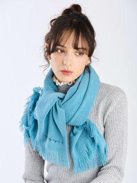 To b. by agnès b. 【Outlet】ロゴ刺繍 ライトウェーブストール ブルー