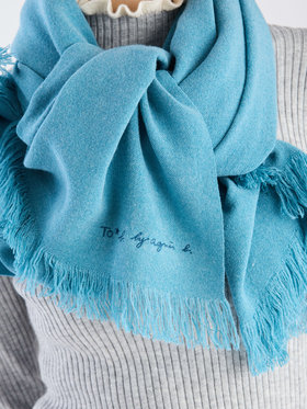 To b. by agnès b. 【Outlet】ロゴ刺繍 ライトウェーブストール ブルー