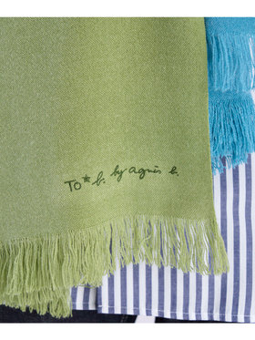 To b. by agnès b. 【Outlet】ロゴ刺繍 ライトウェーブストール グリーン