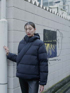 FEMME ウィメンズ agnes b. x ABODE OF SNOW “Mila 2.0 Down Jacket“ ブラック