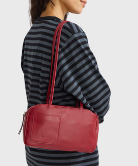 FEMME ウィメンズ レザー ショルダーバッグ "Lucie" レッド