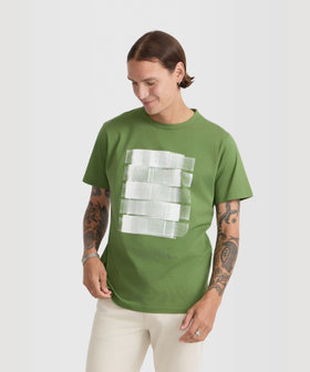 HOMME メンズ メンズ プリント オーガニックコットン 半袖 アーティスト Tシャツ "Alexis Cladiere" グリーン系その他