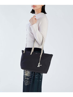 VOYAGE ウィメンズ バッグ＆ウォレット ナイロン ミディアム トートバッグ "Adele" ZAS10-01 ベージュ