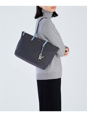 VOYAGE ウィメンズ バッグ＆ウォレット ナイロン ミディアム トートバッグ "Adele" ZAS10-01 ブルー