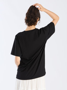 To b. by agnès b. 【Outlet】オーガニックコットン メッセージ Tシャツ "j'adore paris" ブラック