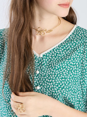 To b. by agnès b. 【Outlet】フラワー リング ゴールド