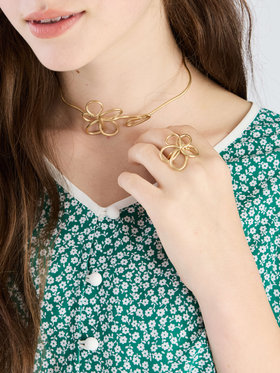 To b. by agnès b. 【Outlet】フラワー リング ゴールド