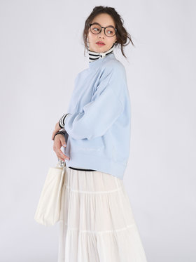 To b. by agnès b. WEB限定 ロゴ コットン ボリュームスリーブ スウェットプルオーバー ライトブルー