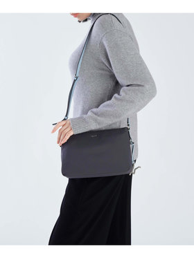 VOYAGE ウィメンズ バッグ＆ウォレット ナイロン ミディアム ショルダーバッグ "Adele" ZAS10-06 ブルー