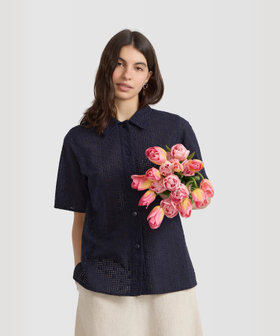 FEMME ウィメンズ プリント コットン 半袖 ブラウス ネイビー