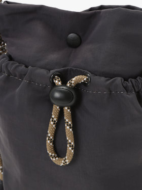 To b. by agnès b. 【Outlet】ナイロン ミニショルダーポシェット グレー