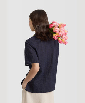 FEMME ウィメンズ プリント コットン 半袖 ブラウス ネイビー