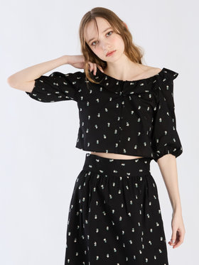 To b. by agnès b. 【Outlet】フラワーエンブロイダリーブラウス ブラック