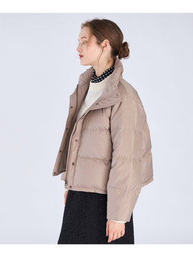 To b. by agnès b. ショート ダウンジャケット ベージュ