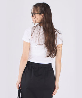 To b. by agnès b. "To b."ロゴ コットン 半袖 クロップド Tシャツ ホワイト