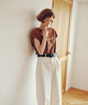 To b. by agnès b. To b. by agnes b.× green label relaxing オーガニックコットン プリントTシャツ "cool!!" ブラウン