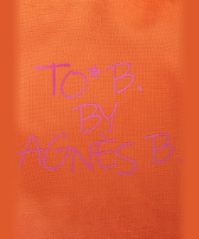 To b. by agnès b. マルチカラー ロゴ ポーチ オレンジ