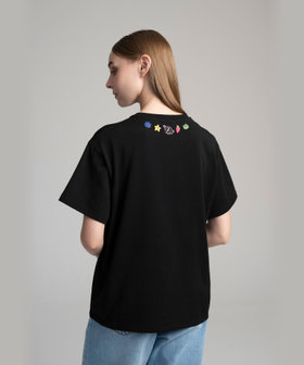 FEMME ウィメンズ SPORT b. プリント コットン 半袖 Tシャツ "Jessica Ng" ブラック