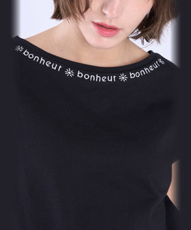 To b. by agnès b. メッセージ 刺繍 コットン 半袖 Tシャツ "Bonheur" ブラック