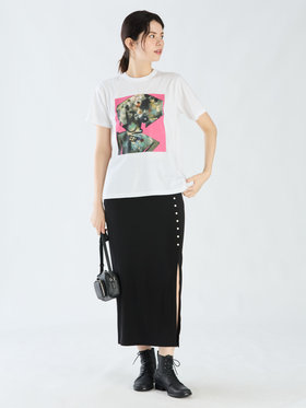 FEMME ウィメンズ プリント コットン 半袖 40ans アーティスト Tシャツ "Futura" ホワイト