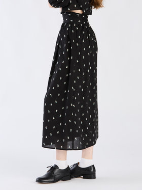 To b. by agnès b. 【Outlet】フラワーエンブロイダリースカート ブラック