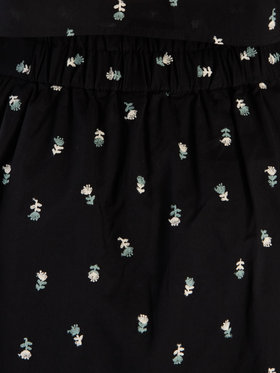 To b. by agnès b. 【Outlet】フラワーエンブロイダリースカート ブラック