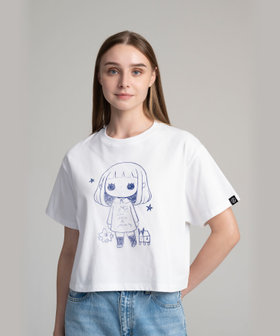FEMME ウィメンズ SPORT b. プリント コットン 半袖 クロップドTシャツ "Jessica Ng" ホワイト