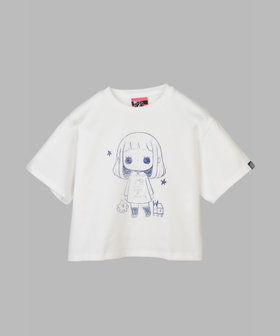 FEMME ウィメンズ SPORT b. プリント コットン 半袖 クロップドTシャツ "Jessica Ng" ホワイト