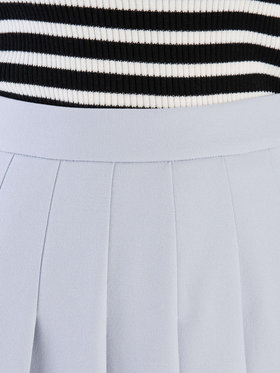 To b. by agnès b. 【Outlet】WQ06 JUPE サージプリーツスカート ライトブルー