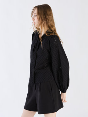 To b. by agnès b. 【Outlet】コットンフラワーレースブラウス ブラック