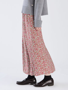 To b. by agnès b. 【Outlet】フラワープリントスカート ボルドー