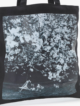 FEMME ウィメンズ 【by R 限定品】agnes b. フォトプリント コットン トートバッグ "Sakura" ブラック