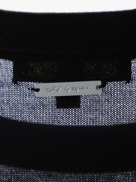 To b. by agnès b. 【Outlet】シアー ニット メッセージ プルオーバー "j'adore paris" ブラック