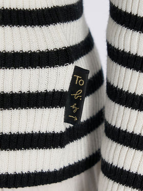 To b. by agnès b. タートルネック ニット プルオーバー ホワイト